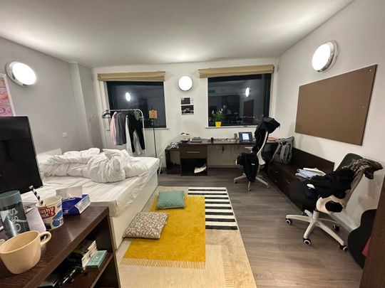 Room in a Shared Flat, Claypit Lane, LS2 - Photo 1