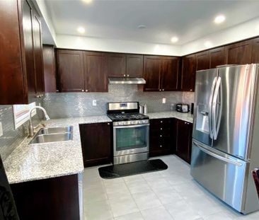 For Lease - 115 Harvest Hills Boulevard, East Gwillimbury, Ontario - Photo 3
