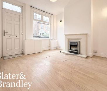 2 bedroom terraced house to rent - Photo 4