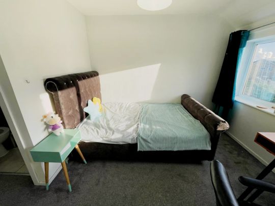 room 3 - Photo 1