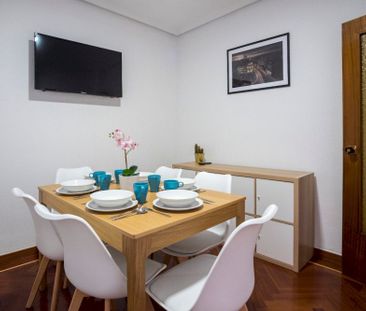 Lovely room in Menéndez Pelayo - Photo 3