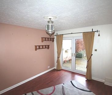 3 bedroom semi-detached bungalow to rent - Photo 4
