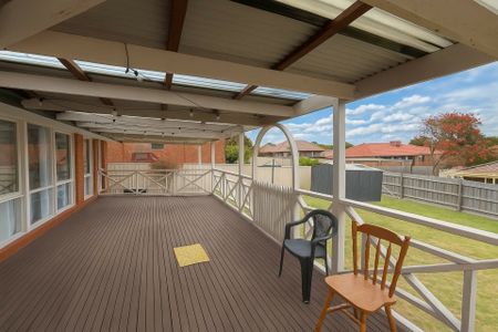 Spacious Family Home in Prime Hallam Location - Photo 4