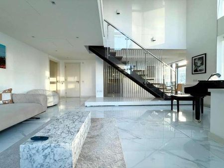 Pan Peninsula Square, Canary Wharf, London, E14 - Photo 3