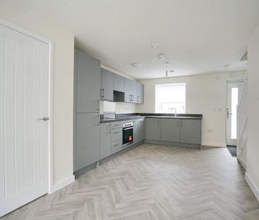 2 bedroom semi-detached house to rent - Photo 6