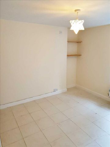 3 bedroom apartment to rent - Photo 2