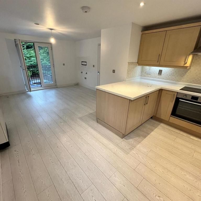 2 bedroom flat to rent - Photo 1