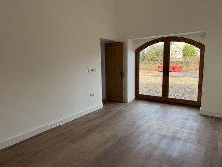 2 bedroom detached house to rent - Photo 2