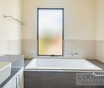 BRAND NEW GORGEOUS CO-LIVING SPACE! ROOM NOW AVAILABLE! - Photo 2