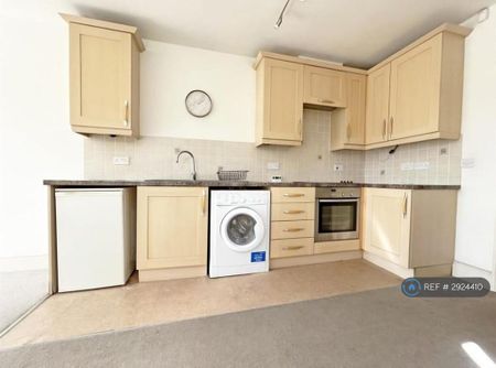 2 bedroom flat to rent - Photo 4