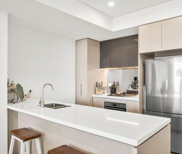 Stunning 2 Bedroom Furnished Apartment + Ocean Views - Photo 3