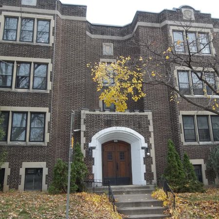 Westmount – Très Grand logement 6 1/2 Chauffé – Heated - Photo 4