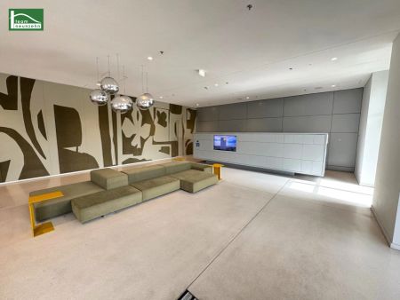 Jetzt schnell sichern: Exklusive 2-Zimmer-Wohnung mit Loggia und Pool im VIENNA TWENTY TWO - Photo 2