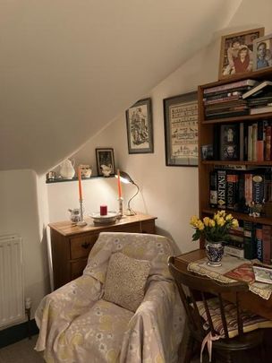 Pretty double bedroom in artistic flat - Photo 1