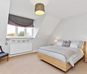 4 bedroom detached house to rent - Photo 3