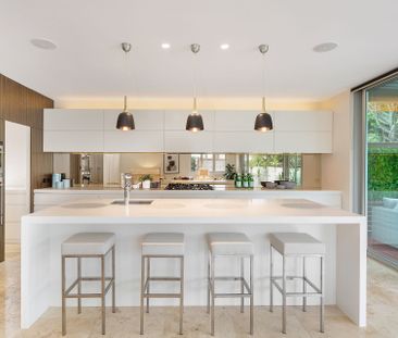 Superb Family Entertainer in Prized Locale - Photo 6