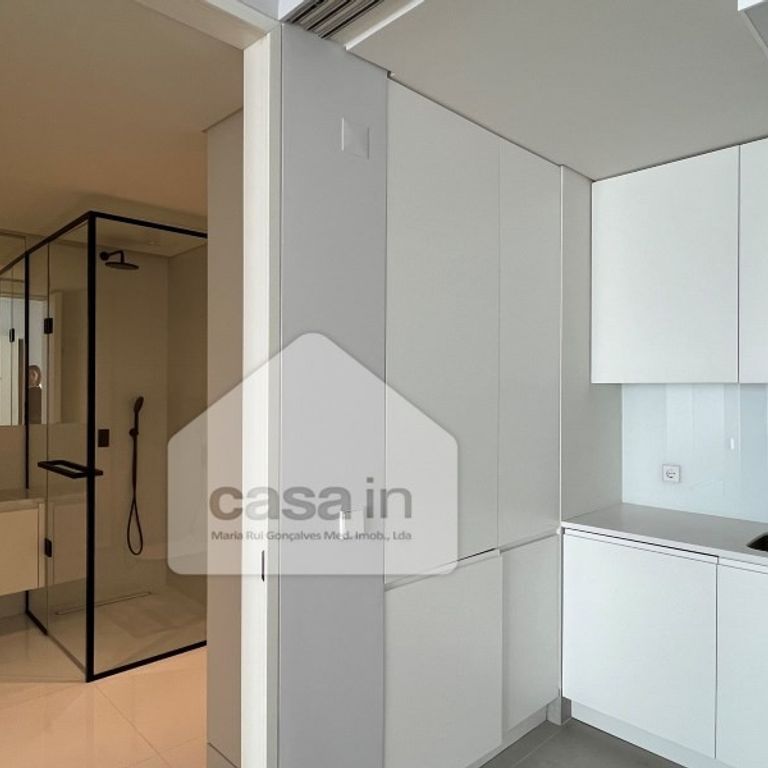 1 room luxury Apartment for rent in Lisbon - Photo 1