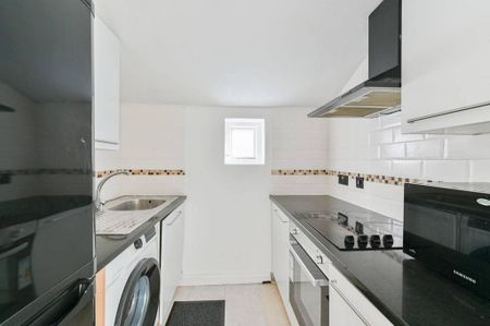 2 bedroom flat to rent - Photo 3