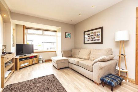 3 bedroom end of terrace house to rent - Photo 2