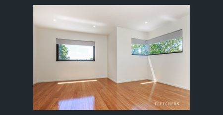 Spacious and Modern 4 Bedroom Townhouse - Photo 4