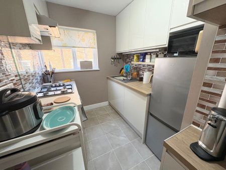 LABURNUM HOUSE, REDHILL DRIVE - Photo 5