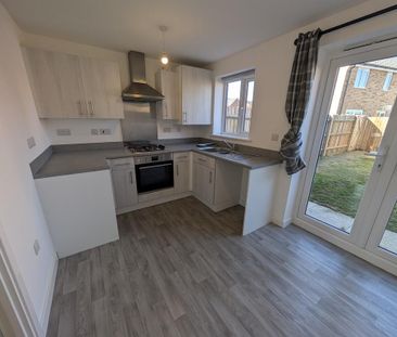 2 bedroom terraced house to rent - Photo 4