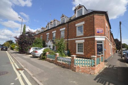 4 bedroom end of terrace house to rent - Photo 5