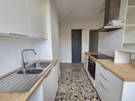 Location Appartement 6 pièces 109m² TROYES 10000 - Photo 3