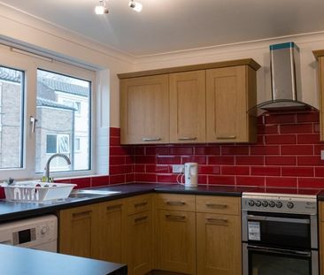 Room in a Shared Flat, Globe Road, E15 - Photo 6