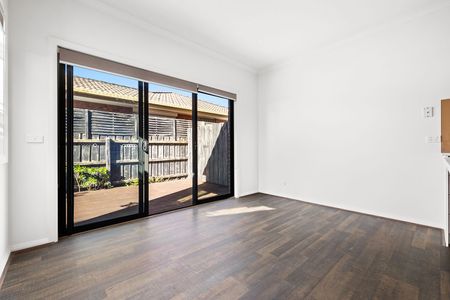 2 Bedroom Townhouse! - Photo 2