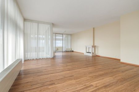 Sir Winston Churchillln 283F054 - Photo 5