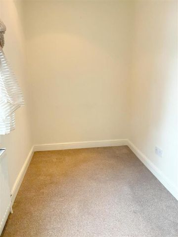 3 bedroom end of terrace house to rent - Photo 5