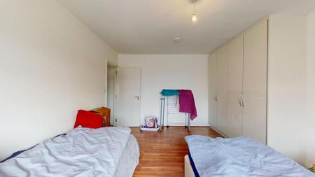 3 bedroom flat to rent - Photo 5