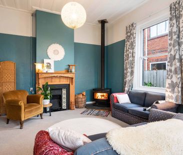 Very Spacious 4 Bedroom Home - Photo 4