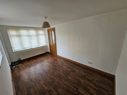 4 bedroom semi-detached house to rent - Photo 1
