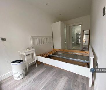 4 bedroom semi-detached house to rent - Photo 1