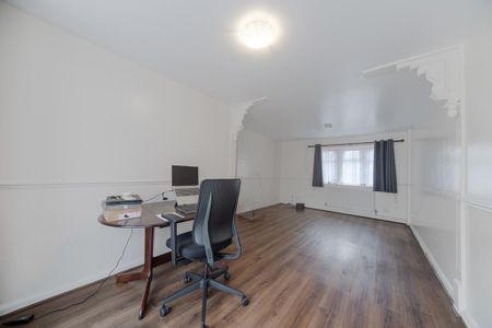 3 bedroom terraced house to rent - Photo 2