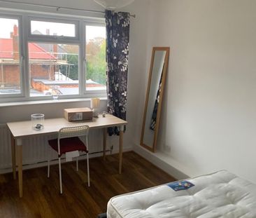 Studio Flat, Nether Street, N3 - Photo 6
