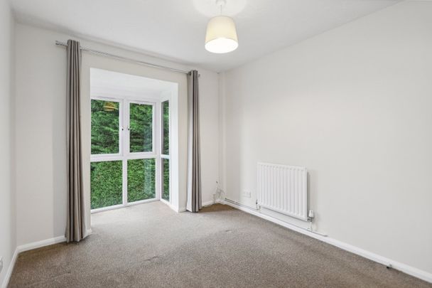 Eyston Drive, Weybridge, Surrey, KT13 - Photo 1