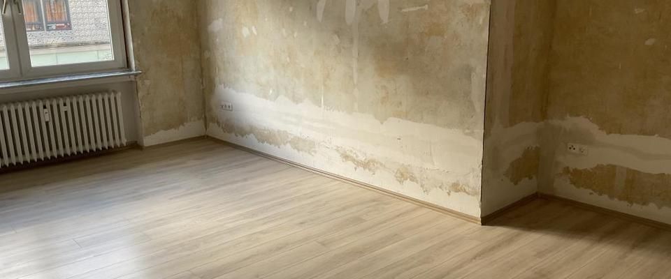 Schicke 2-Zimmer-Wohnung mit neuem Laminatboden in Hagen Zentrum! - Photo 1