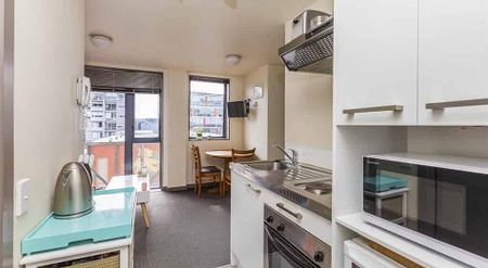 WONDERFUL WELLINGTON APARTMENT LIVING - Photo 4