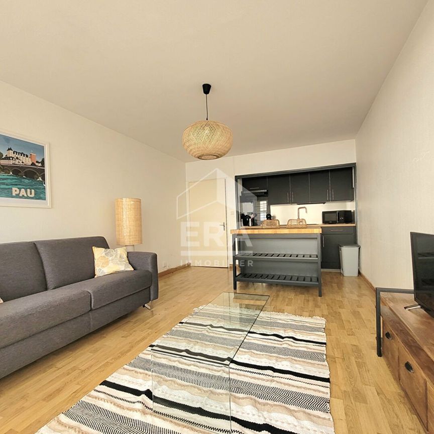 LOCATION PAU - T1 meublé de 30m² rénové avec balcon - Photo 1