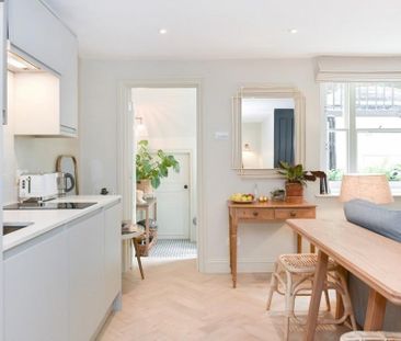 Studio Flat, Kensington Gardens Square, W2 - Photo 5