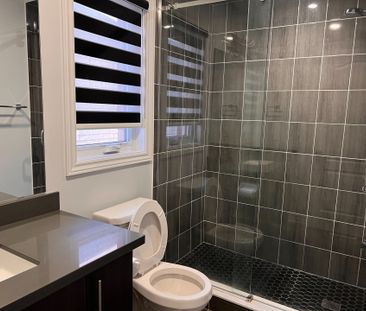 For Lease - 40 Mclean Avenue, Collingwood, Ontario - Photo 3