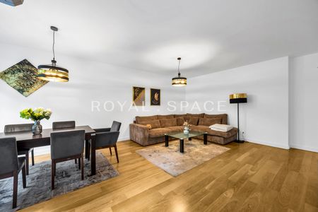 Stylowy apartament z balkonem przy Pięknej - Photo 2