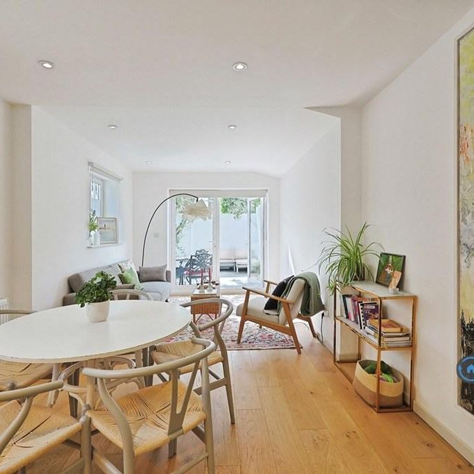 2 bedroom end of terrace house to rent - Photo 1