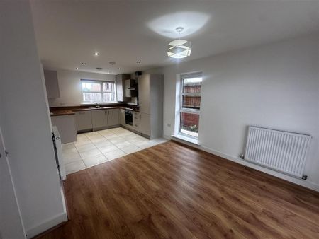 2 bedroom semi-detached house to rent - Photo 5