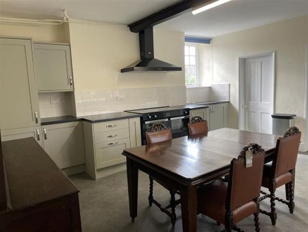 5 bedroom detached house to rent - Photo 5