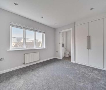 Primrose Avenue, Sittingbourne, Kent, ME10 - Photo 3