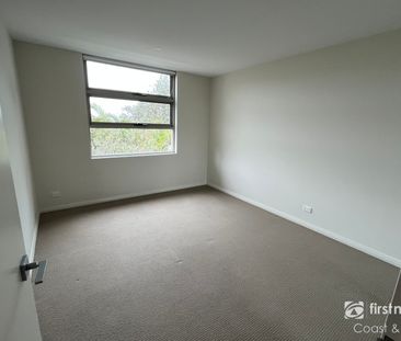 Central Location with Ocean Views - Photo 3